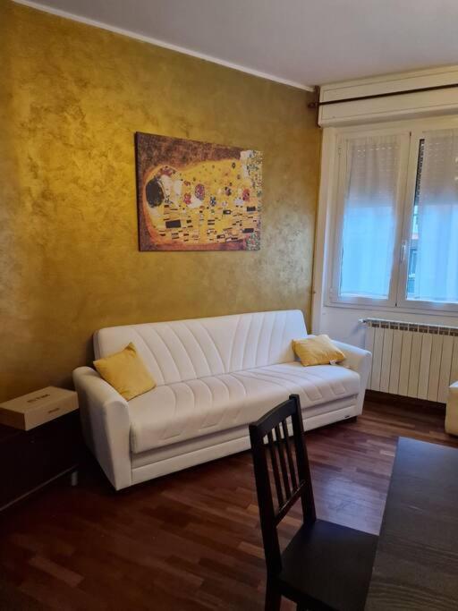 Sempione Yellow Милано Екстериор снимка